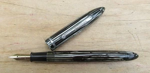 Pluma de colección Sheaffer grande gris estriada relleno de vacío Ftn - funcionando - FINA 14k nueva en caja - Imagen 1 de 7