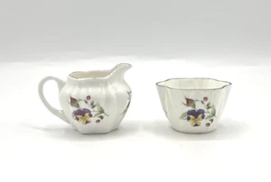 Milchkännchen und Zucker Set Erbstück Bone China England Stiefmütterchen Vintage - Bild 1 von 10