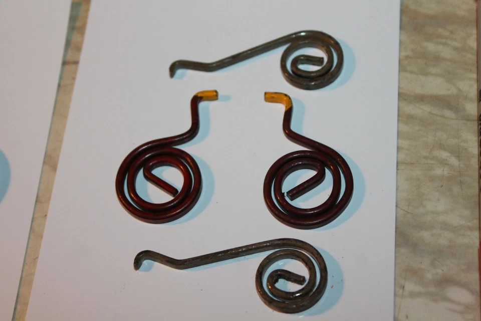 Muelles de cierre de puerta Mercury 1939-1940, superior e inferior Foto 1 de 1