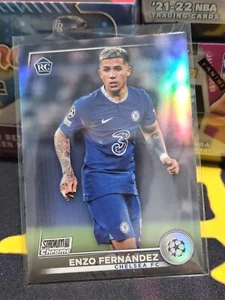 2022-23 Topps Stadium Club Chrome ENZO FERNANDEZ RC #83 REFRACTOR CHELSEA PWE - Picture 1 of 2