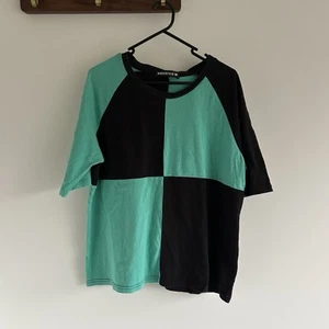 Dangerfield Green Black Boxy Tee Shirt Size Medium Oversized - Picture 1 of 6
