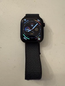 Apple Watch Series 10 46mm - Photo 1 sur 8