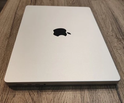 Apple MacBook Pro 14" (512GB SSD, M1 Pro, 16GB) Laptop - Grigio Siderale -... - Immagine 1 di 4