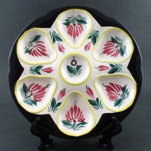 PIATTO OSTRICHE vintage QUIMPER 6 pozzi - fiori rosa, bordo nero - FRANCIA anni '60 circa - Foto 1 di 8