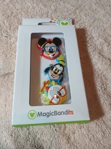 NUEVO EN CAJA DISNEY Magic Bandits Mickey Goofy Donald / Gafas Nuevo Sellado de Fábrica - Imagen 1 de 4