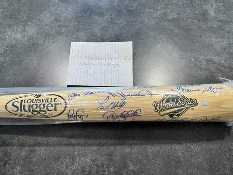 NEW YORK YANKEES 1996 TEAM AUTOGRAPHED BAT AND MICKEY MANTLE AUTO BASEBALL 🔥🔥 Cover