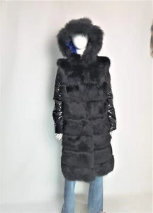 Langer schwarzer Fuchspelzmantel mit abnehmbaren Ärmeln und Kapuze - Bild 1 von 15