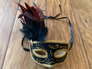 Masquerade Feather Mask - Picture 1 of 6