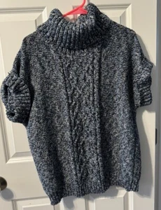 WOMANS SIZE 14/16 DRESS BARN SWEATER. SHORT SLEEVE IN SHADES OF BLUE - Picture 1 of 4