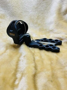 Apex Gear R.A.K. 4-Pin Compound Bow Archery Fiberoptic Sight. D - Picture 1 of 7