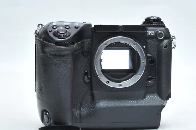 Cámara fotográfica Nikon F5 35 mm SLR CUERPO 312 Foto 1 de 4