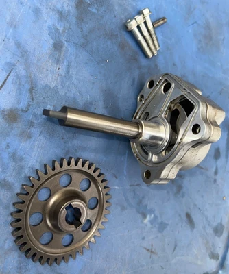 99-07 Suzuki Hayabusa GSX1300 gsx 1300 Busa Motor Bomba de aceite Engranaje 2004 Foto 1 de 4