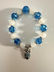 LT BLUE Facete Bead Stretch Bracelet w/ White Gemstone Beads & Silver Owl Charm - Picture 1 of 2