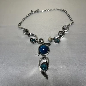 Vintage alisha d necklace Silver tone Twisted Metal With Blue Acrylic Carbochons - Picture 1 of 9