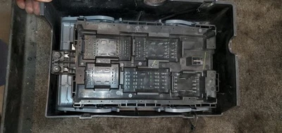 Fuse Box Engine Fits 07-09 SUBURBAN 1500 1152431 Foto 1 de 4