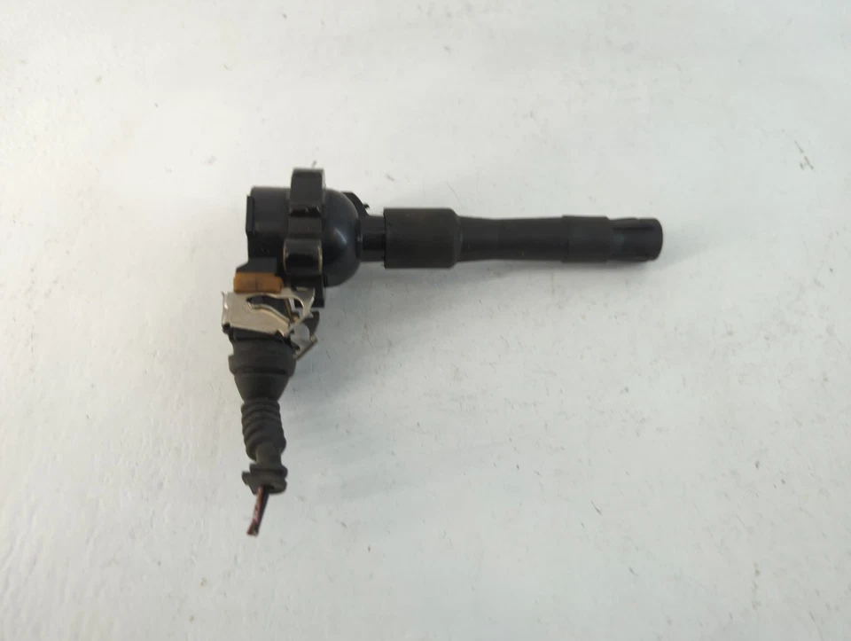 1997-2003 Bmw 540i Ignition Coil Igniter Pack UJV5T - Image 1 of 4