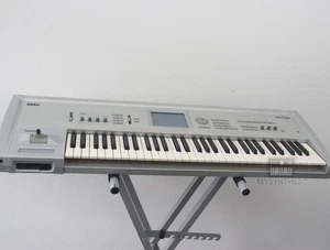Korg Triton - 61 Tasten Workstation Synthesizer + 1 Jahr Gewährleistung - Bild 1 von 7