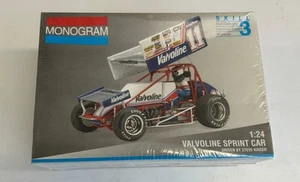 Monogram Valvoline Sprint Car #11 Steve Kinser 1:24 Scale Model #2446 NEW SEALED - Picture 1 of 5