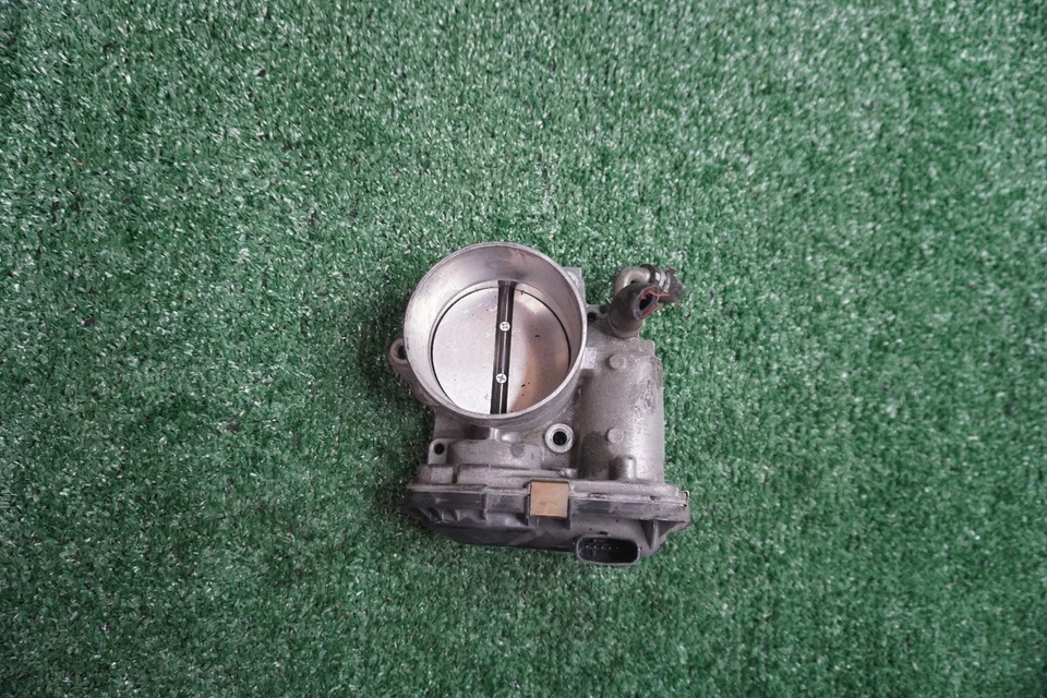 Toyota RAV4 2019 2020 2021 carrocería del acelerador del motor de 2,5 L fabricante de equipos originales 155 k millas 22030F0010 Foto 1 de 4