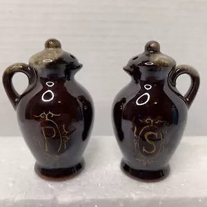Vintage Glossy Ceramic Teapot Shaped Salt And Pepper Shaker Set Made In Japan - Picture 1 of 11