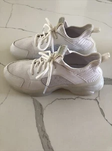 Steve Madden Maxima Rhinestone Embellished Women's White Blush Sneakers Size 5 - Picture 1 of 16