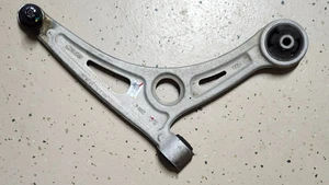 2017-2022 KIA NIRO FRONT RIGHT PASSENGER SIDE LOWER CONTROL ARM OEM* - Picture 1 of 8