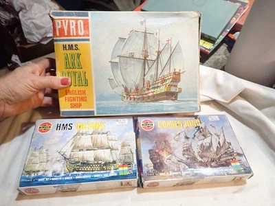 Vintage 1965  PYRO HMS ARK ROYal ENGLISH FIGHTING SHIP  B251-125 & 2 AIR FIX - Image 1 of 4