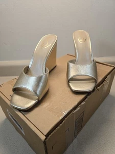 Tacones de cuña Sam Edelman Merrick, cuero dorado, para mujer talla 10M” - Imagen 1 de 9