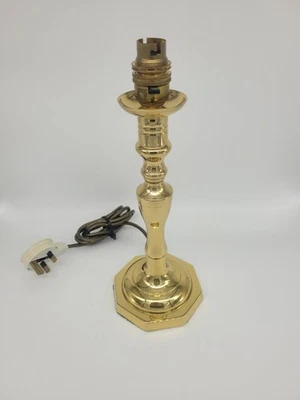 Lámpara de mesa octogonal de latón lámpara lateral vintage impresionante estilo candelabro  Foto 1 de 4