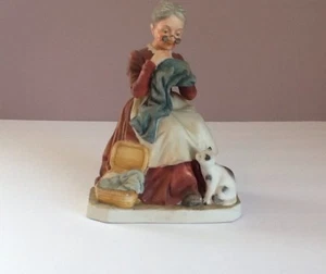 Figura Lefton Vintage Mujer Cosyendo con Gato y Cesta de Coser KW768 Años 70 Japón - Imagen 1 de 9