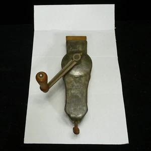 VINTAGE VICTORIO FOOD GRATER #100 GRANDINETTI MFG12 With handle good condition - Picture 1 of 7