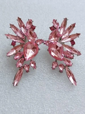 1 paar Ohrringe Clip  Stachelform Rosa/silberfarben Strass Modeschmuck  - Bild 1 von 4
