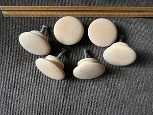 Set 6 POMELLI ESTRAIBILI CASSETTO LEGNO VINTAGE DIAMETRO 2”. - Foto 1 di 4