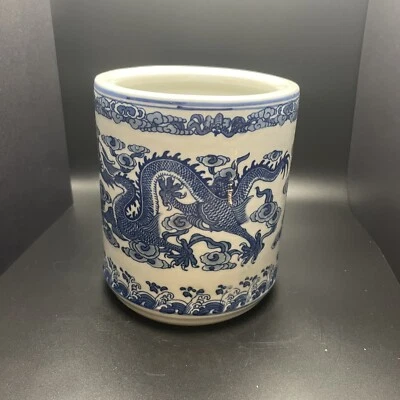 Vtg 5.5” Tall Chinese Porcelain Brush Pot Blue White Dragon Vase Qianlong Xlnt - Image 1 of 4