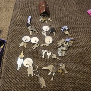 Gepäckschlösser und andere kleine Schlösser Schlüssel 61 Stück - Bild 1 von 11