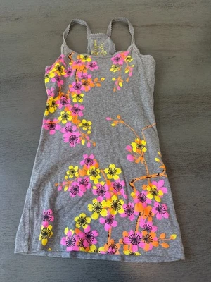 gray ribbed shelf bra KIRRA tank top shirt size medium - Image 1 of 2