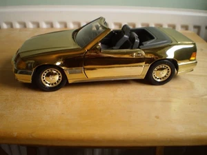 VERY RARE GOLD PLATED MAISTO 1/18 MERCEDES-BENZ 500 SL 1989 GOOD CONDITION - Picture 1 of 10