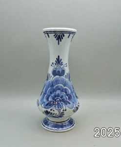 Keramik Kleine Vase Original Delfts handgemalt Blumendekor 17 cm hoch von Gilde - Bild 1 von 3
