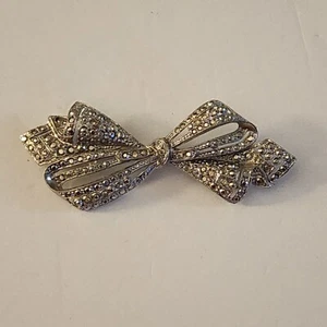 Vintage Bow Silver Tone Faux Marcasite Sparkle Holiday Brooch Pin - Picture 1 of 4