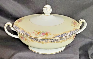 Noritake Bone China Covered Bowl with Gold Trim, Floral Scroll Design – Japan - Picture 1 of 15
