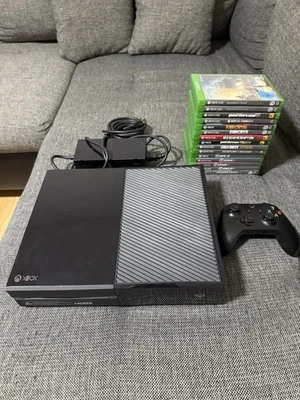 Microsoft Xbox One mit 1 Controller und 15 Top Spielen - Bild 1 von 2