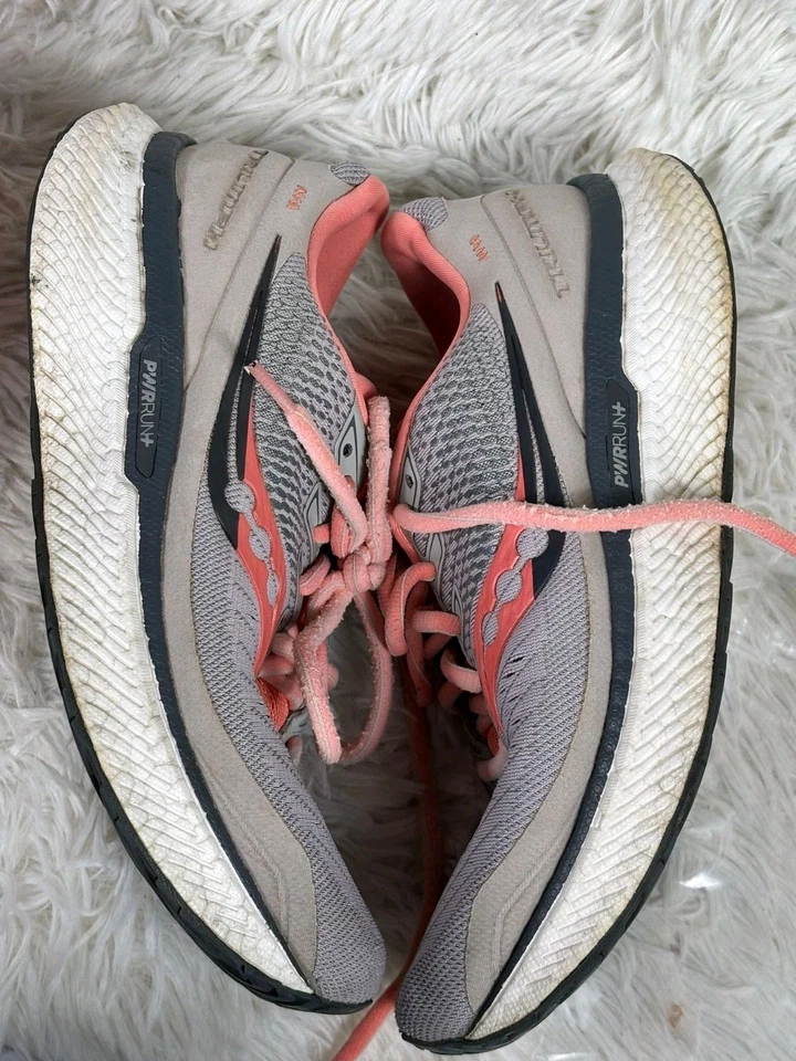 Zapatos para correr Saucony Triumph 18 para mujer talla 7,5 W gris/coral S10596-30 Foto 1 de 4