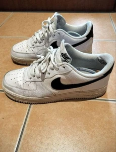 NIKE Men 11.0US Air Force 1 White/Black - Picture 1 of 3