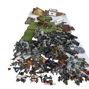 Huge Lot of Mega Bloks Dragon Wars Figures Weapons Parts - Picture 1 of 21