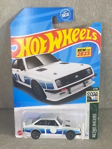 Hot Wheels Ford Escort RS2000 blanco azul 2023 corredores retirados 4/250 - Imagen 1 de 6