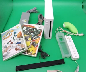 Nintendo Wii RVL-001 GameCube Compatible Console Wii Bundle With Games Tested - Picture 1 of 20