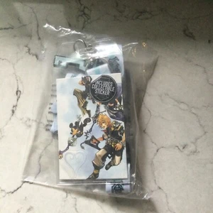 Kingdom Hearts Schlüsselband Ausweishalter mit Gummi Charm und Sammleraufkleber - Bild 1 von 2