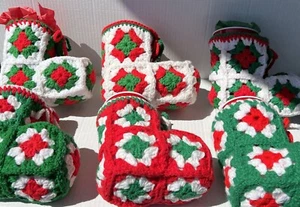 Weihnachtsstrümpfe Vintage Handarbeit Oma eckig gehäkelt rot grün weiß 6 - Bild 1 von 12
