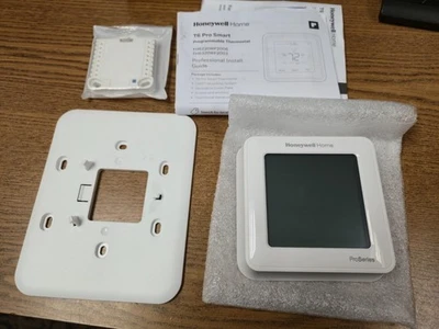 Honeywell T6 Pro with SmartStart WiFi Programmable Thermostat TH6220WF2006 - Image 1 of 2