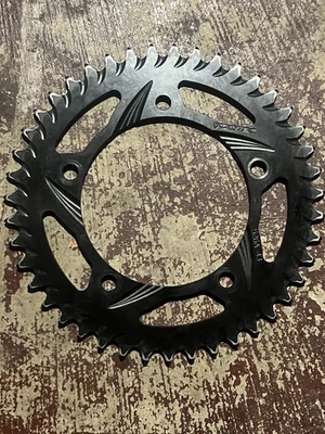 Roda dentada Vortex 2006 a 2007 Suzuki Gsxr600/750 em perfeito estado - Imagem 1 de 4